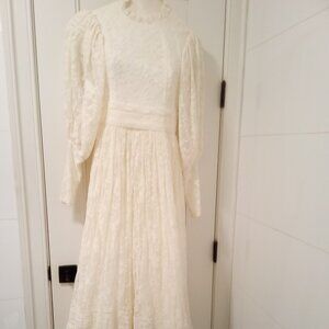 Rosa Clara Gown Ivory Embroidery Custom Made Size XS - S Great Condition